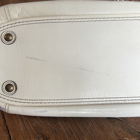 🌸Coach Patent Leather Satchel Shoulder Bag Cream A0873-11500🌸 - Picture 10 of 12